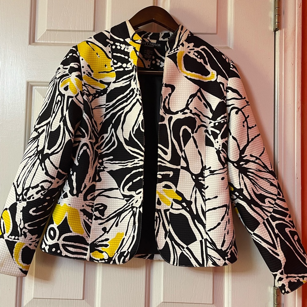 🎉HP🎉Scott Taylor Petite Quilted Cropped Abstract Jacket. Sparingly used